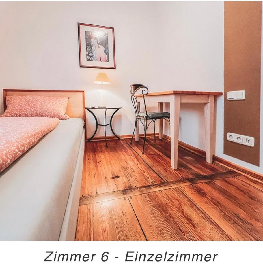 Hotel Weinstube Am Markt Gerolzhofen Esterno foto