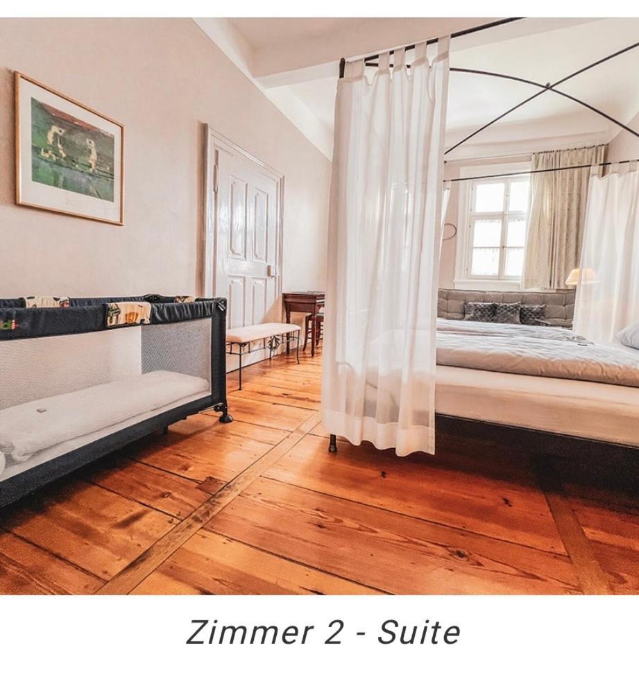 Hotel Weinstube Am Markt Gerolzhofen Esterno foto
