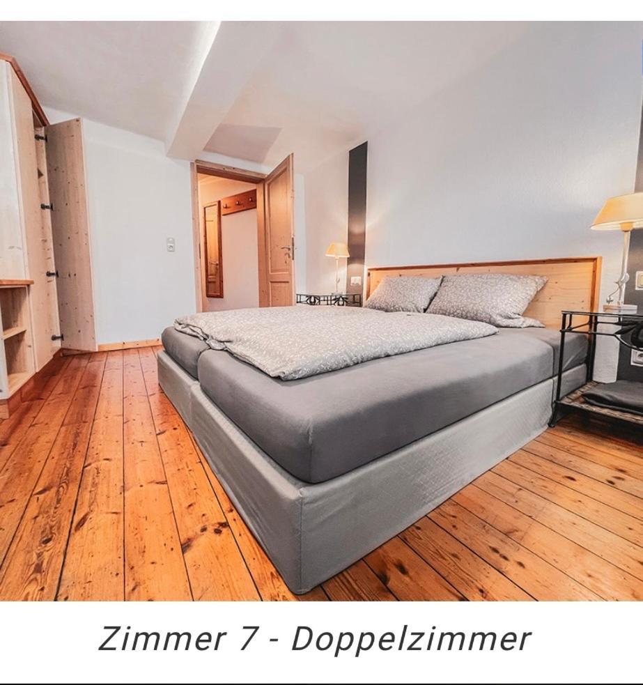 Hotel Weinstube Am Markt Gerolzhofen Esterno foto