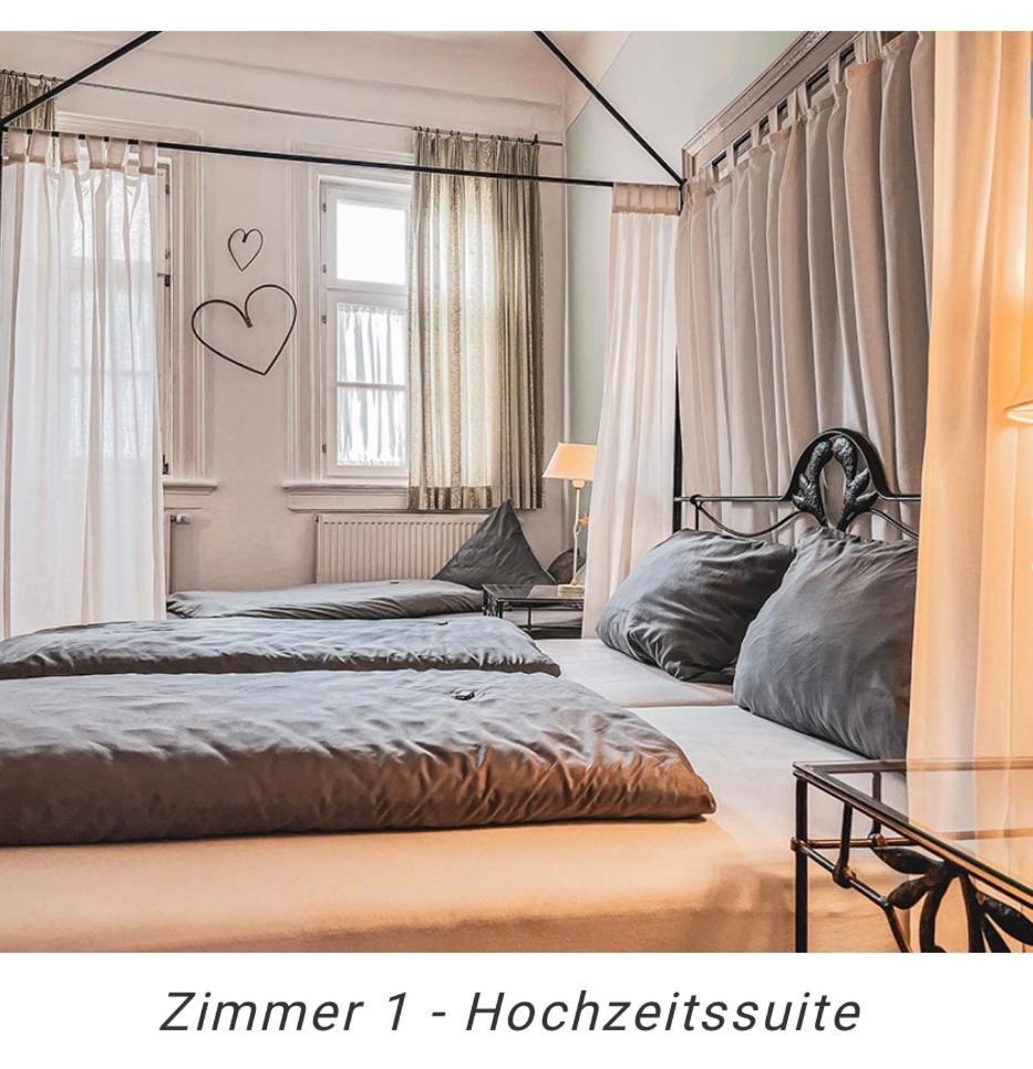Hotel Weinstube Am Markt Gerolzhofen Esterno foto